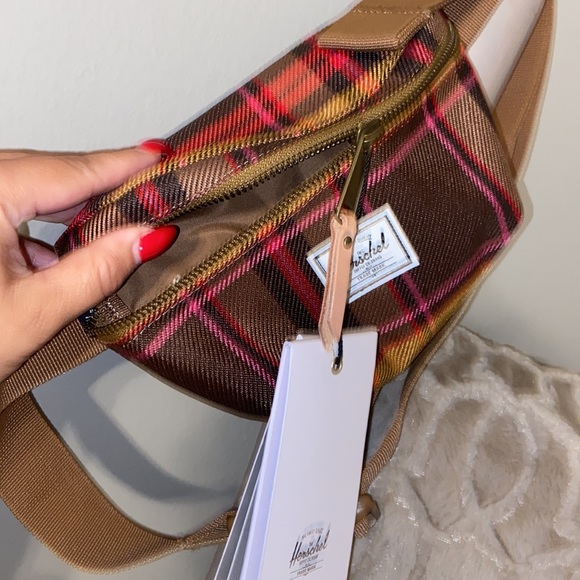 Hershel Supply Co. Chestnut Plaid Belt Bag NWT $50 - Picture 9 of 13